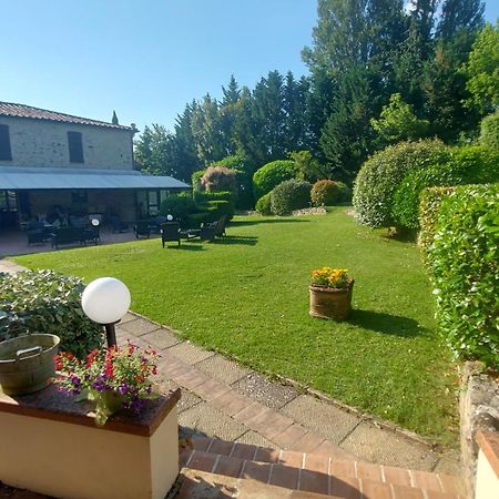 Country Hotel Poggiomanente Umbertide Bagian luar foto