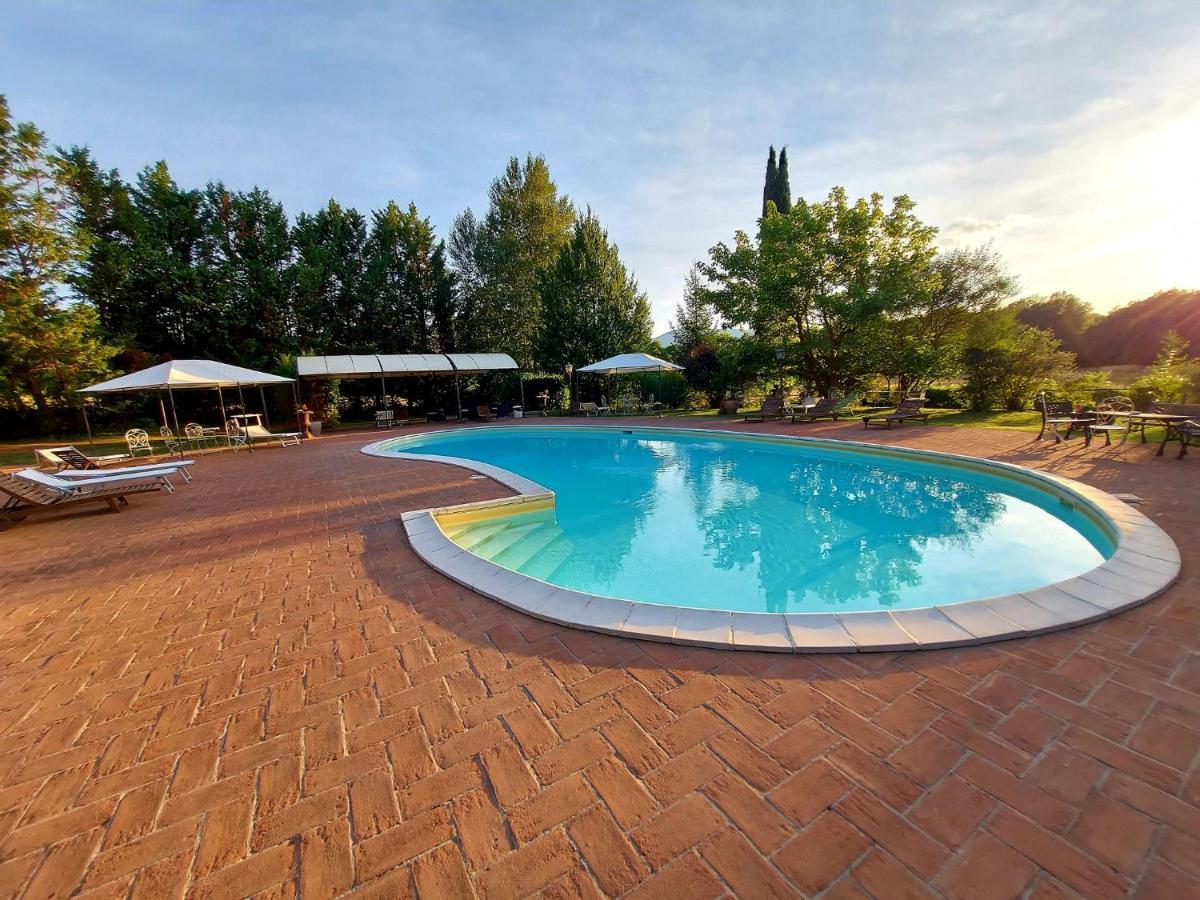 Country Hotel Poggiomanente Umbertide Bagian luar foto