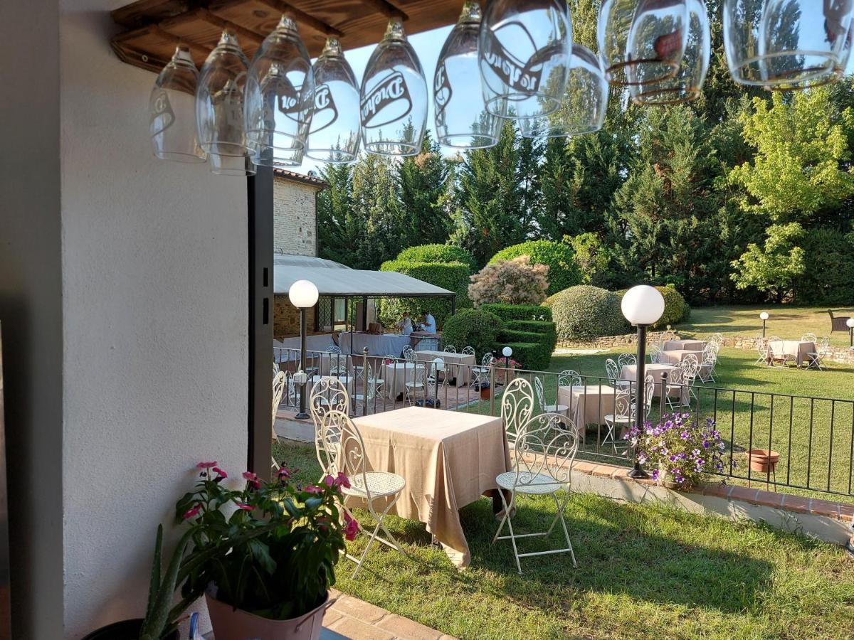 Country Hotel Poggiomanente Umbertide Bagian luar foto