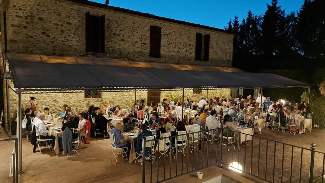 Country Hotel Poggiomanente Umbertide Bagian luar foto