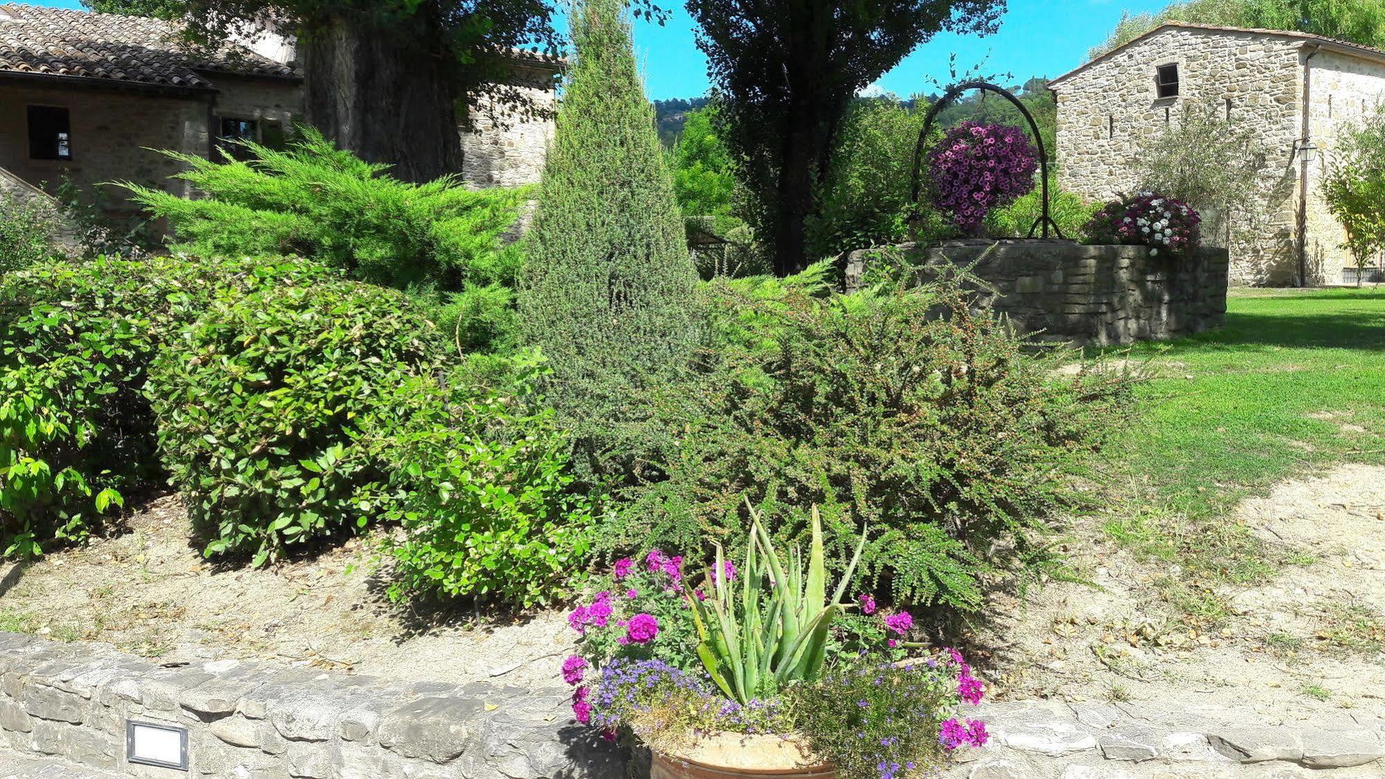 Country Hotel Poggiomanente Umbertide Bagian luar foto